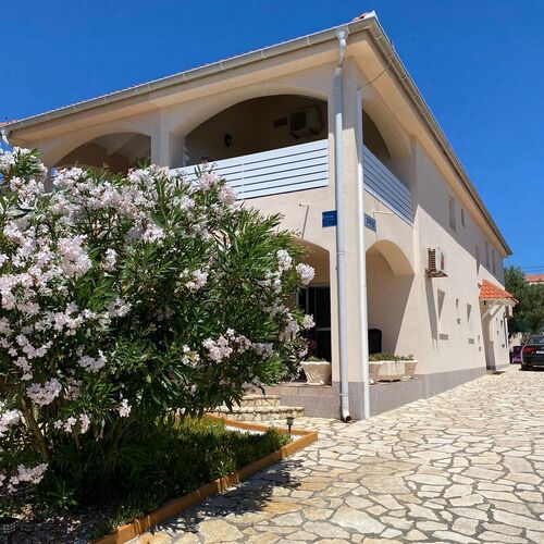 Apartments Strahija Barbat  4