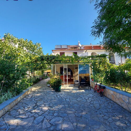 Apartments Fam Tomasic Baska  2