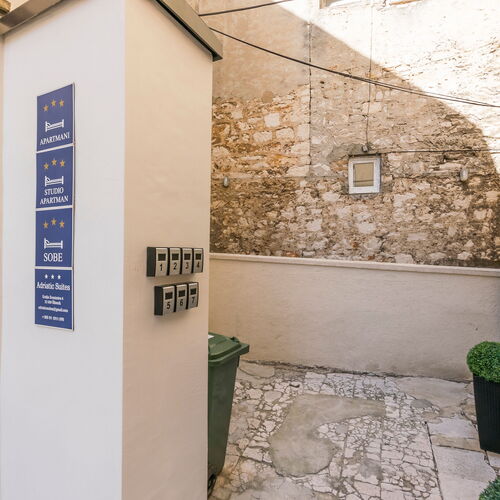 Apartments and Rooms Adriatic Suites Sibenik  4