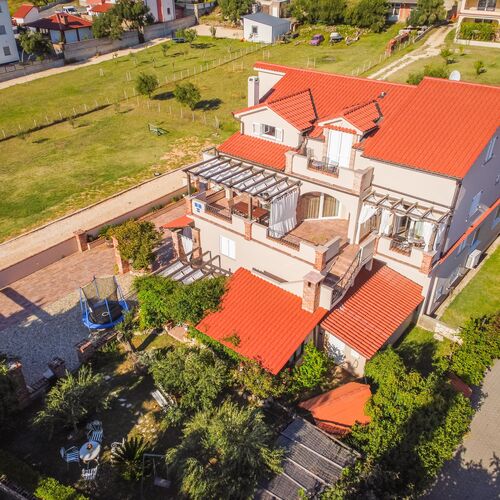 Apartments Vintage Banjol  3