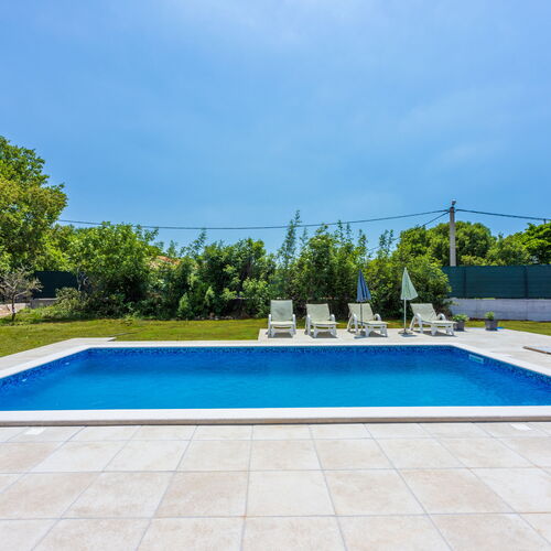 Villa Deluxe Trget  4
