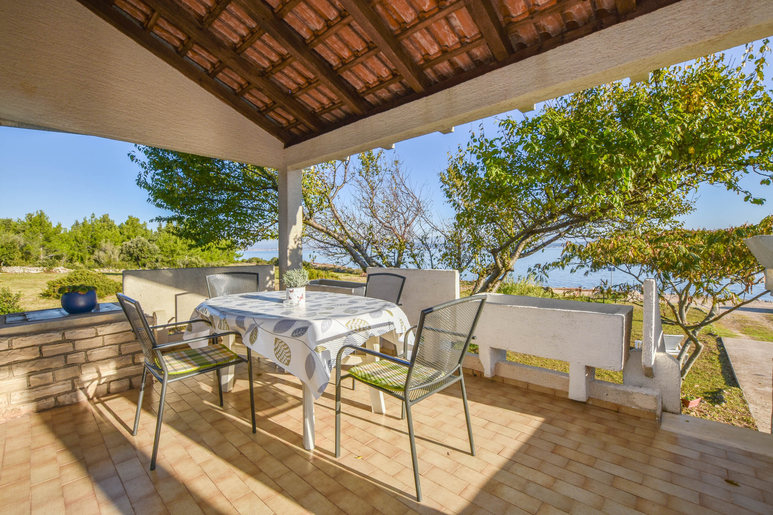 House Marrie Lou Banj