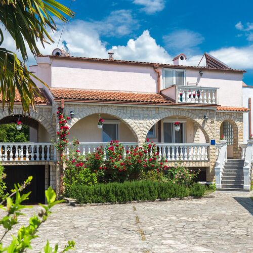 Apartmanok Családok Részére Medencével Malinska, Krk - 19408 Malinska  2