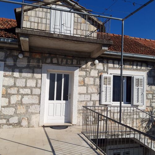 Apartment Turan Jelsa  4