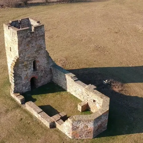 Csonka-torony k&ouml;zeli l&aacute;tnival&oacute;