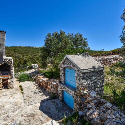 House Jonathan Nevidane  4