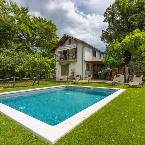 House Green valley Grižane