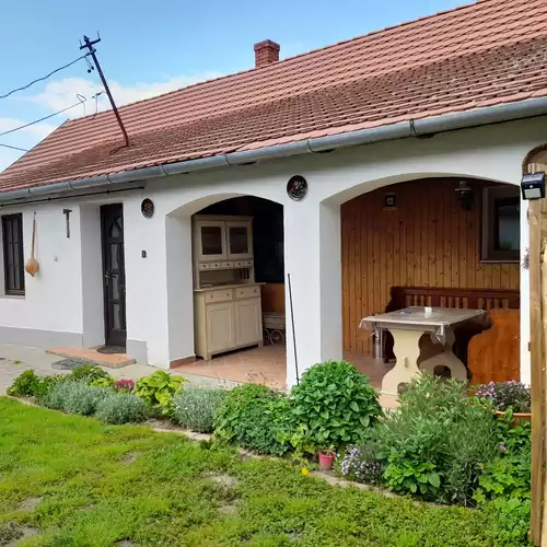 Őrségi Kastélydombi Kistücsök Vendégházak Hegyhátszentmárto 006 kép
