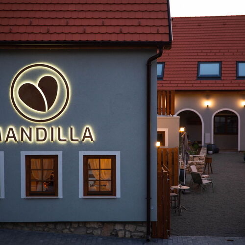 Mandilla**** Köveskál  2