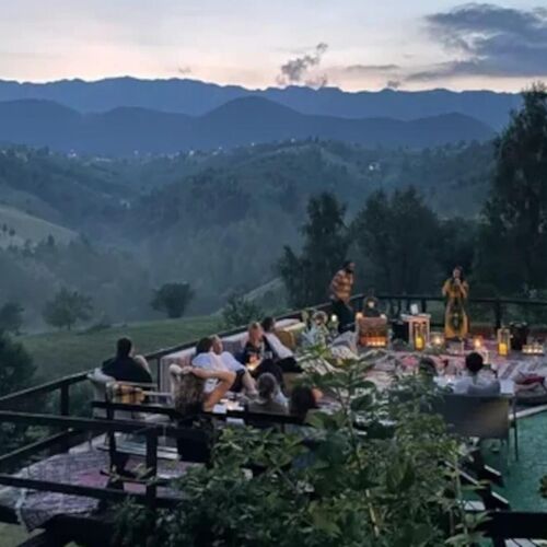 Akasha Retreat Peștera