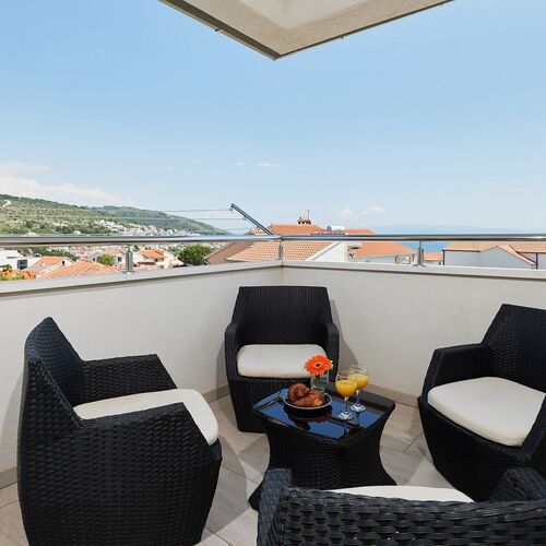 Apartment Adria Okrug Gornji