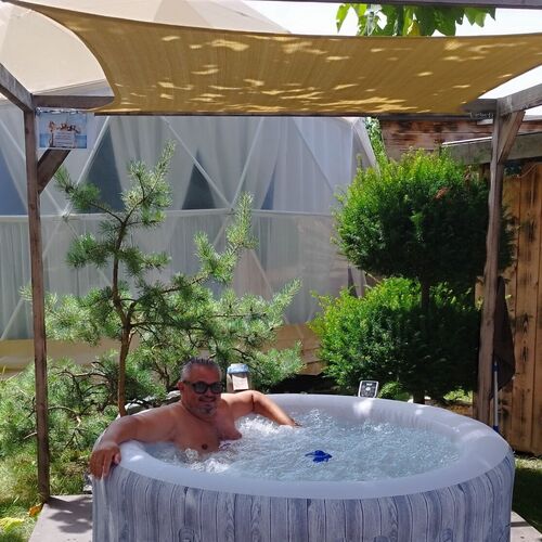 Whirlpool am warmen Tagen offen