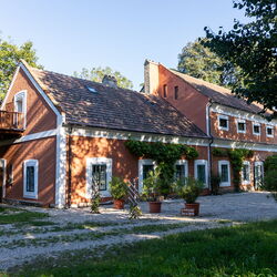 Rotes Haus Gézaháza