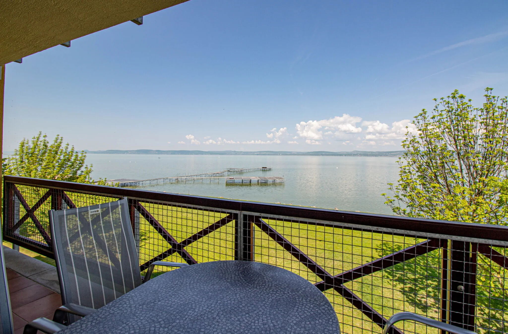 976 - Közvetlen Vízparti Apartman Balatonőszöd