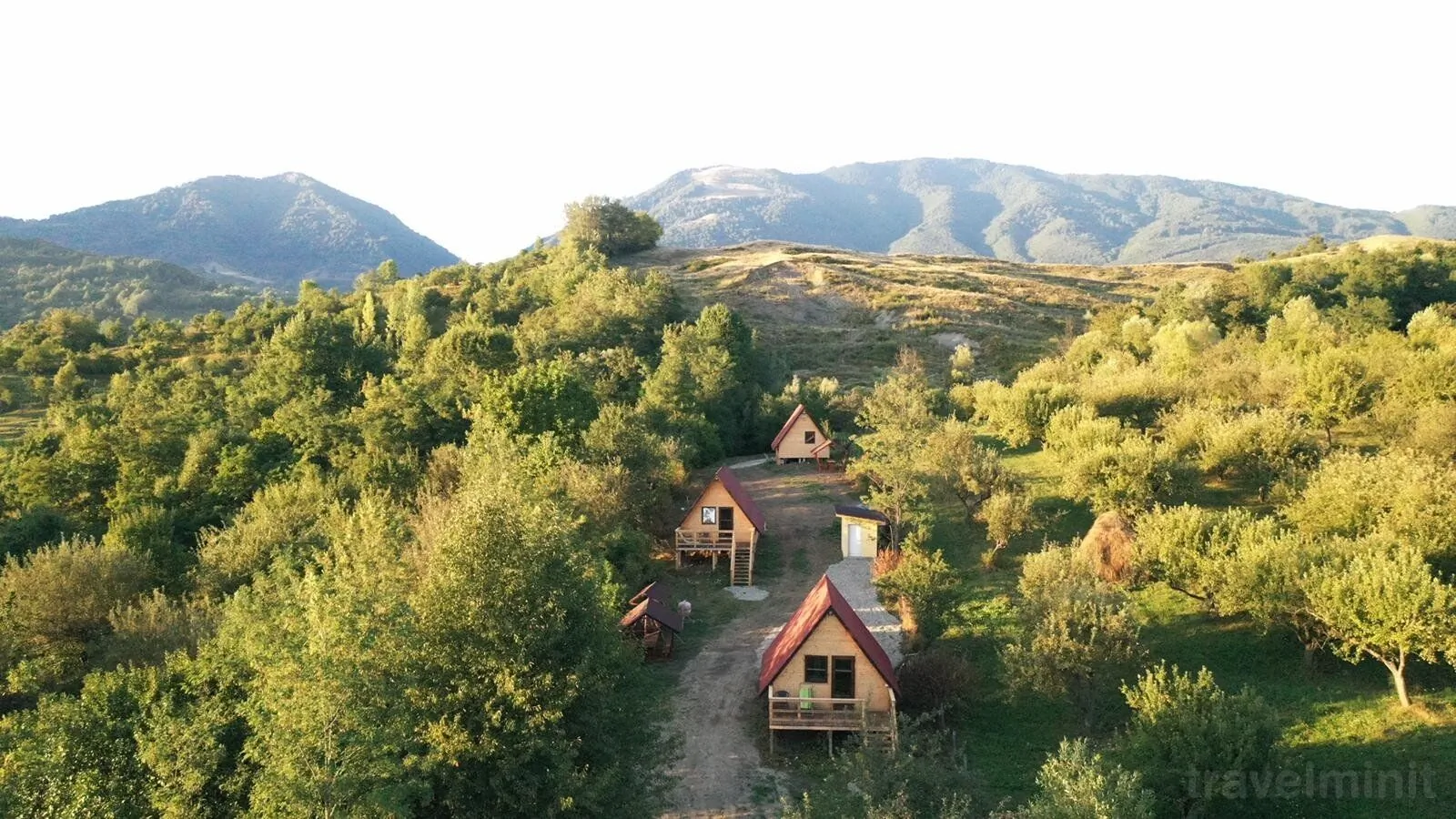 Cabanele lu’ Dinu Corbeni