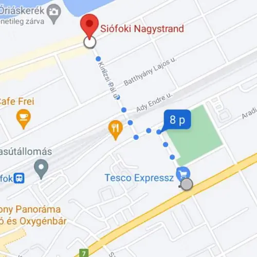 Az apartman Si&oacute;fok belv&aacute;ros&aacute;t&oacute;l 10 perc, a nagystrandt&oacute;l 8 perc s&eacute;t&aacute;ra tal&aacute;lhat&oacute;. 