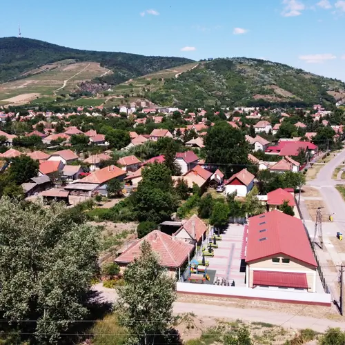 L&aacute;tk&eacute;p, utca, k&ouml;rny&eacute;k