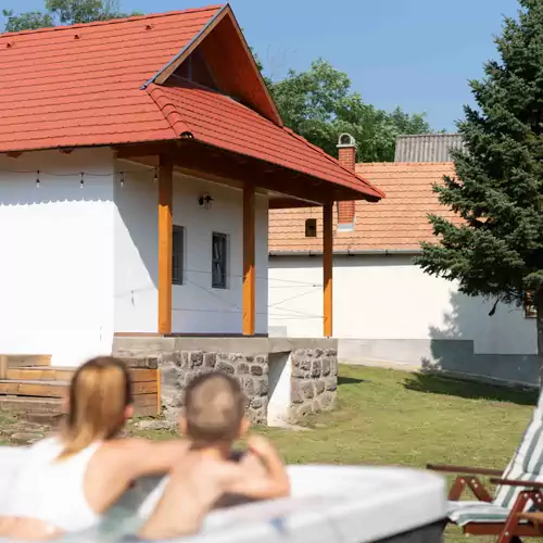 Madaras Házak Cserhátszentivá 003 kép