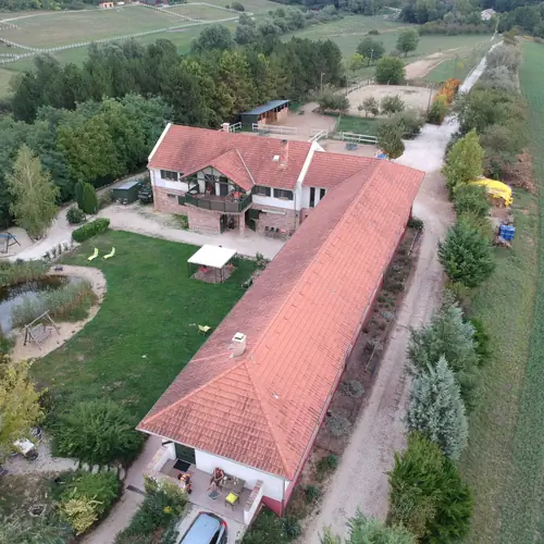 Lovas Zugoly Magánszállás Csabdi 002 kép