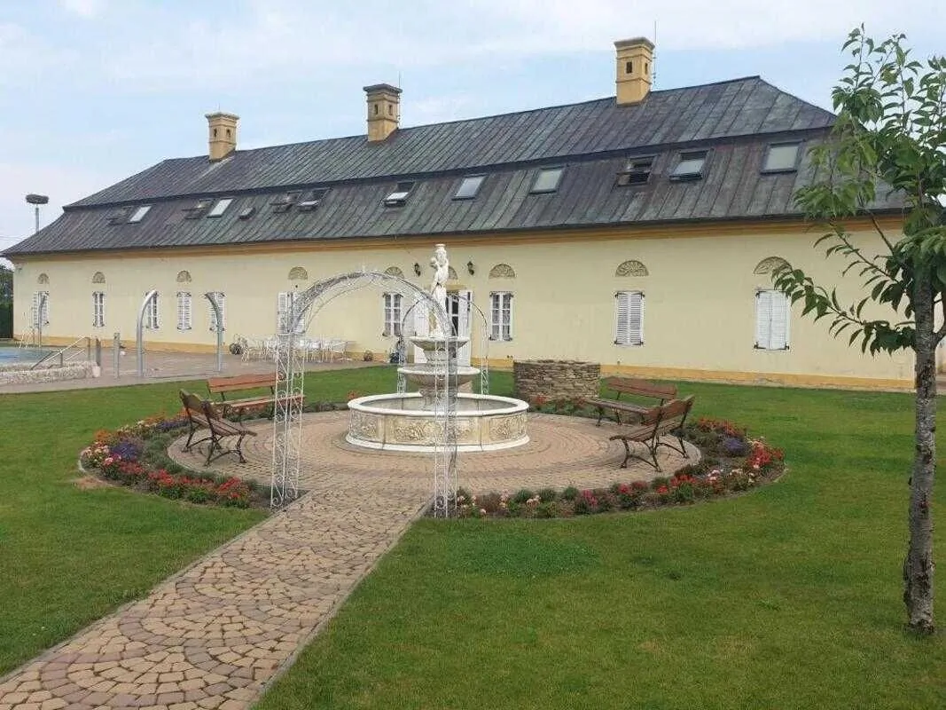 Majerovský kaštieľ Majerovce