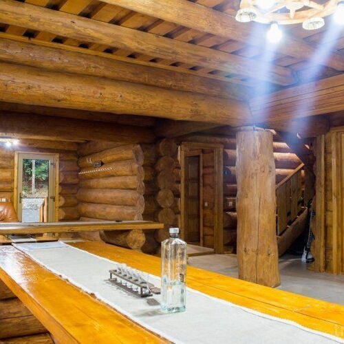 Living si spatiu de servit masa