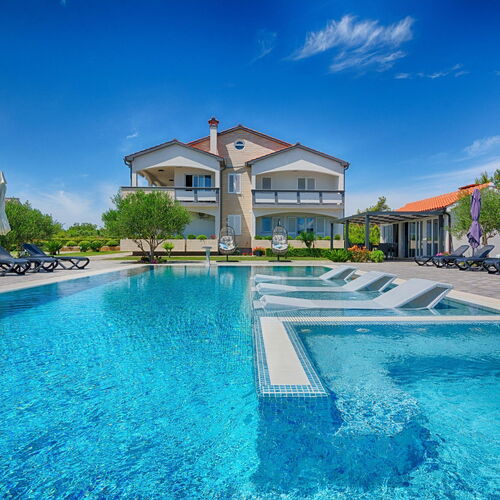 Apartments Basic Vesna Vir II  2