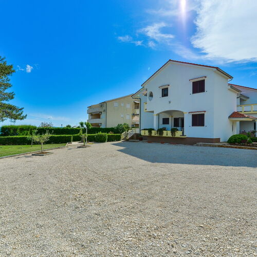 Apartments Liveric Vir II  4