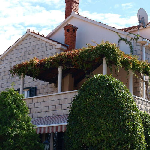 Apartments Etica Postira  2