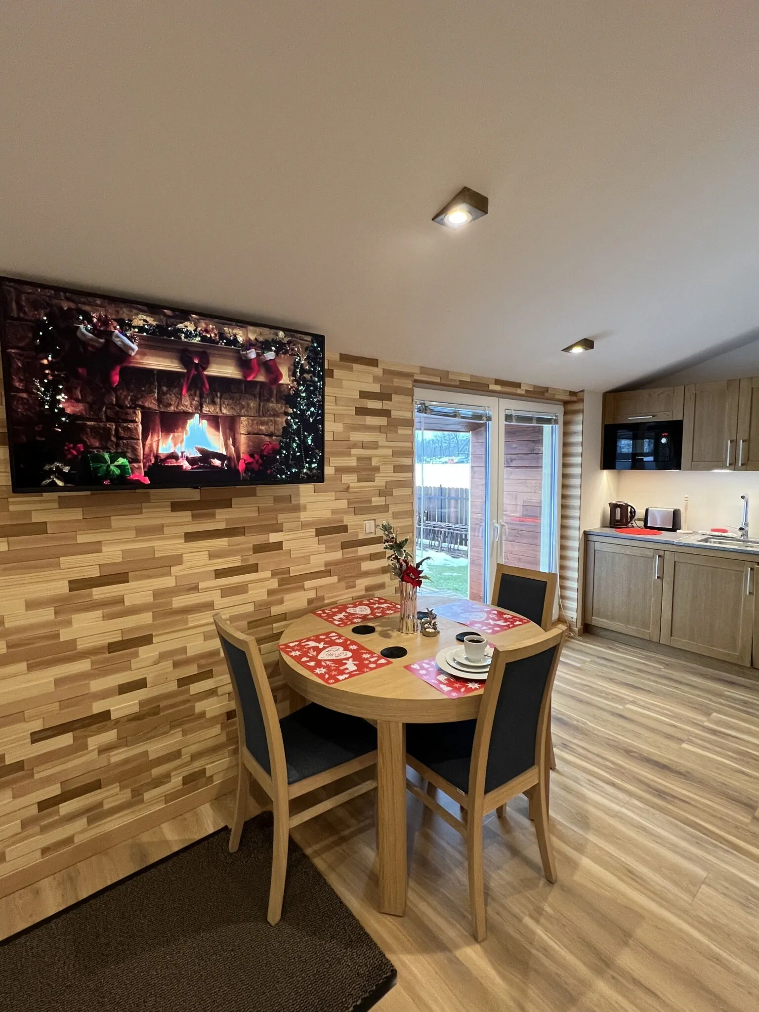 APARTAMENT VANESSA - TATRY, PIENINY , JEZIORO CZORSZTYŃSKIE