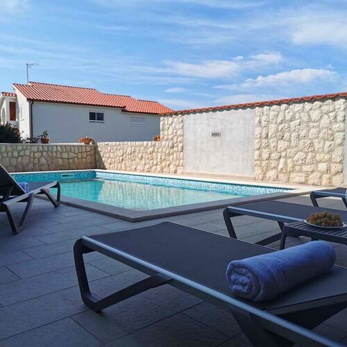 Apartments Miranda Lopar