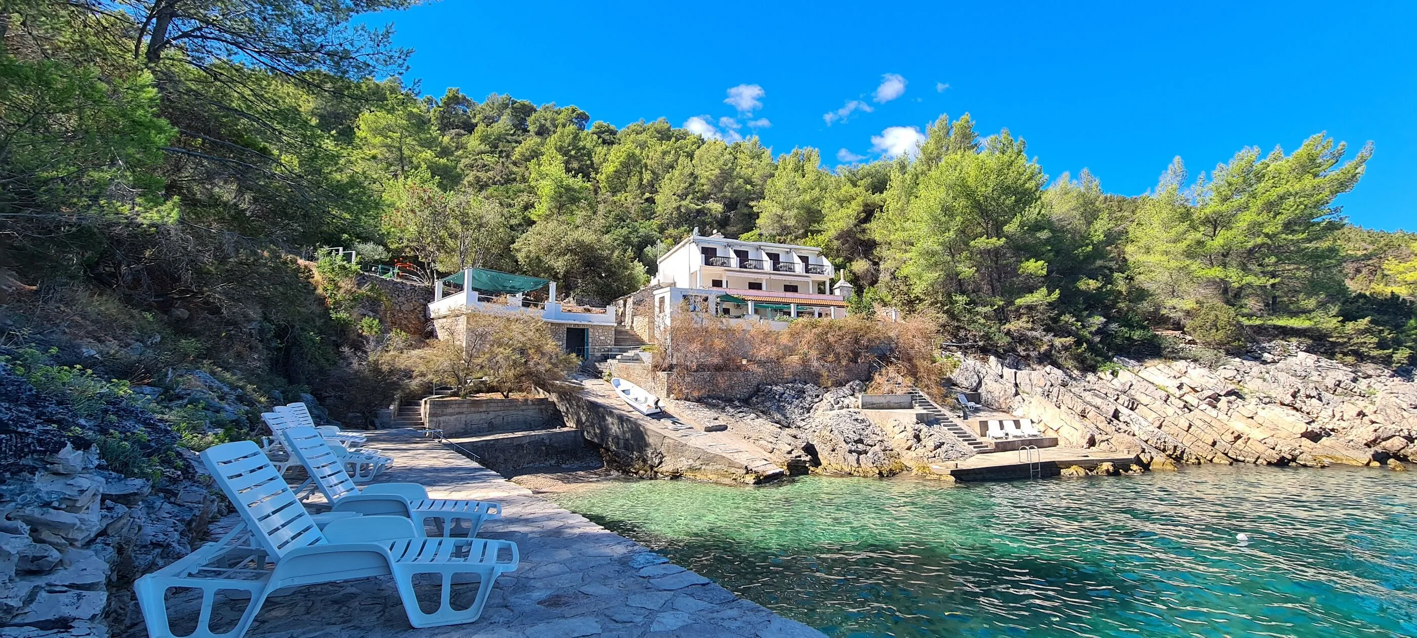 Apartments On the beach Bogomolje