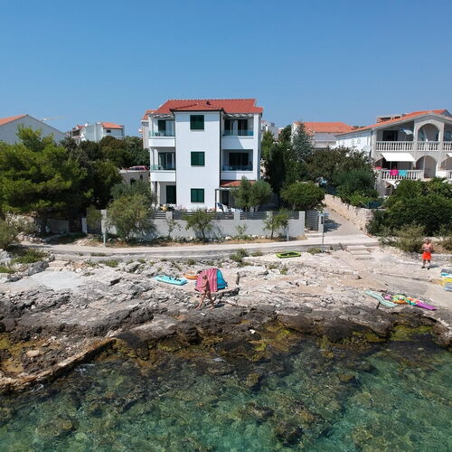 Apartments Seaside apartments Polić Rogoznica  2