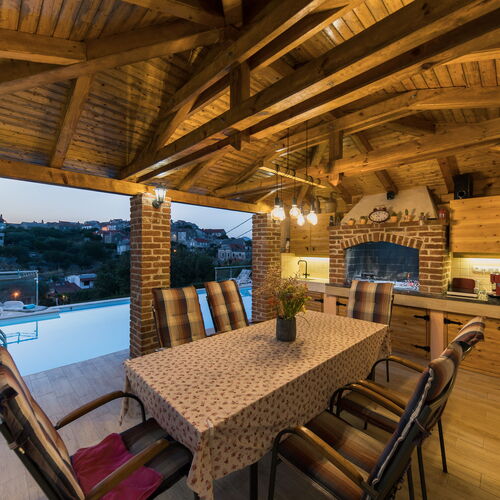 Villa Magnolia Mali Iz  3