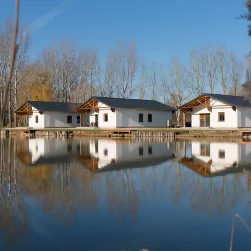 Haleszi Apartman Péteri 001 kép