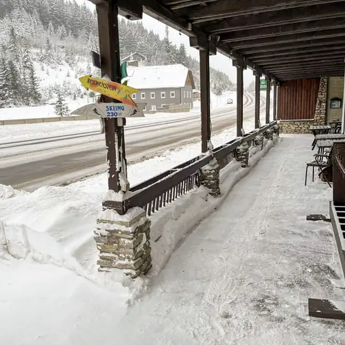 Fedett előt&eacute;r t&eacute;len