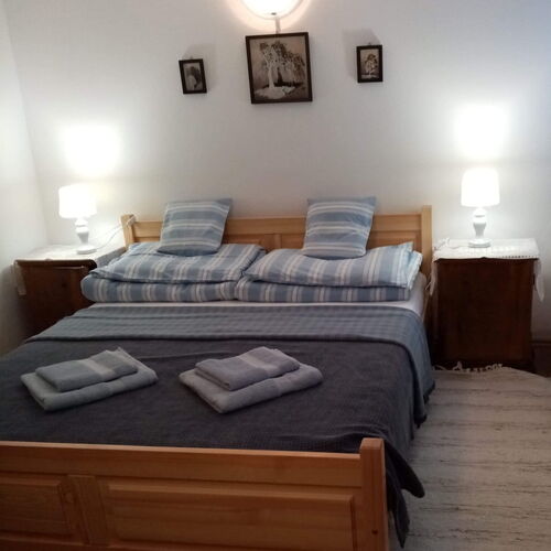 Franciaágyas hálószoba