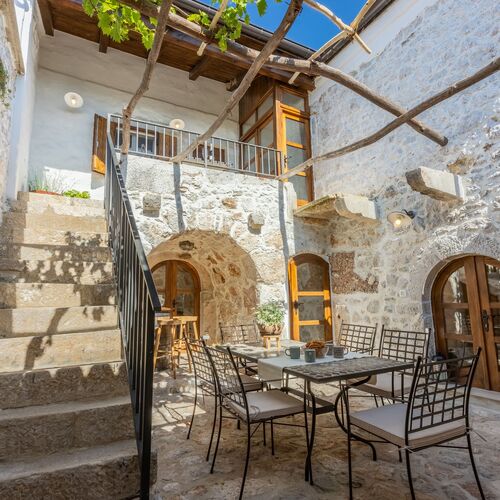 House Stara kuća-old stone house Grižane