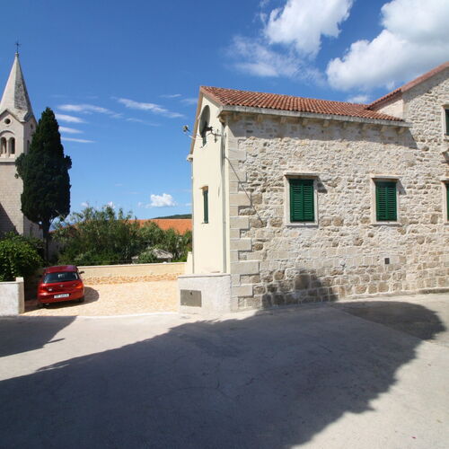 Apartment and Room Lada Sumartin  2