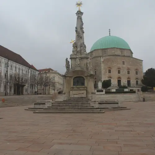Sz&eacute;chenyi t&eacute;r, Jakov&aacute;li Hassz&aacute;n dzs&aacute;mi