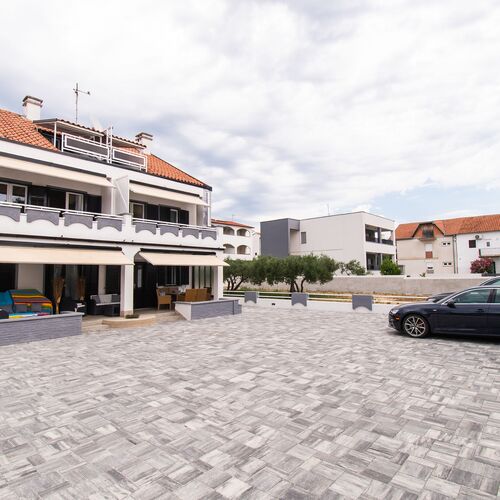 Apartments Krunoslava Vodice