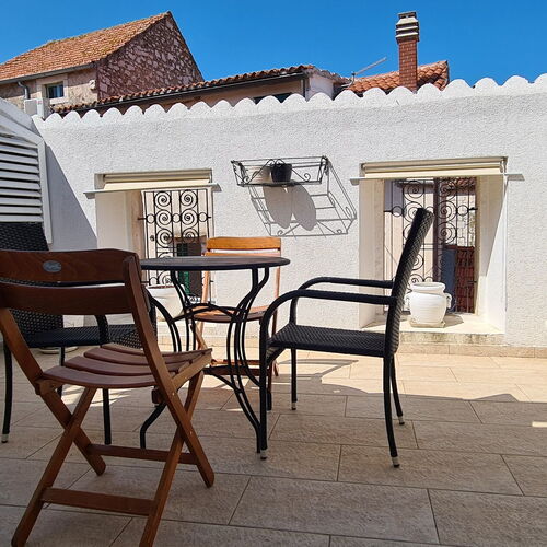 House Stone house Skor Stari Grad  2