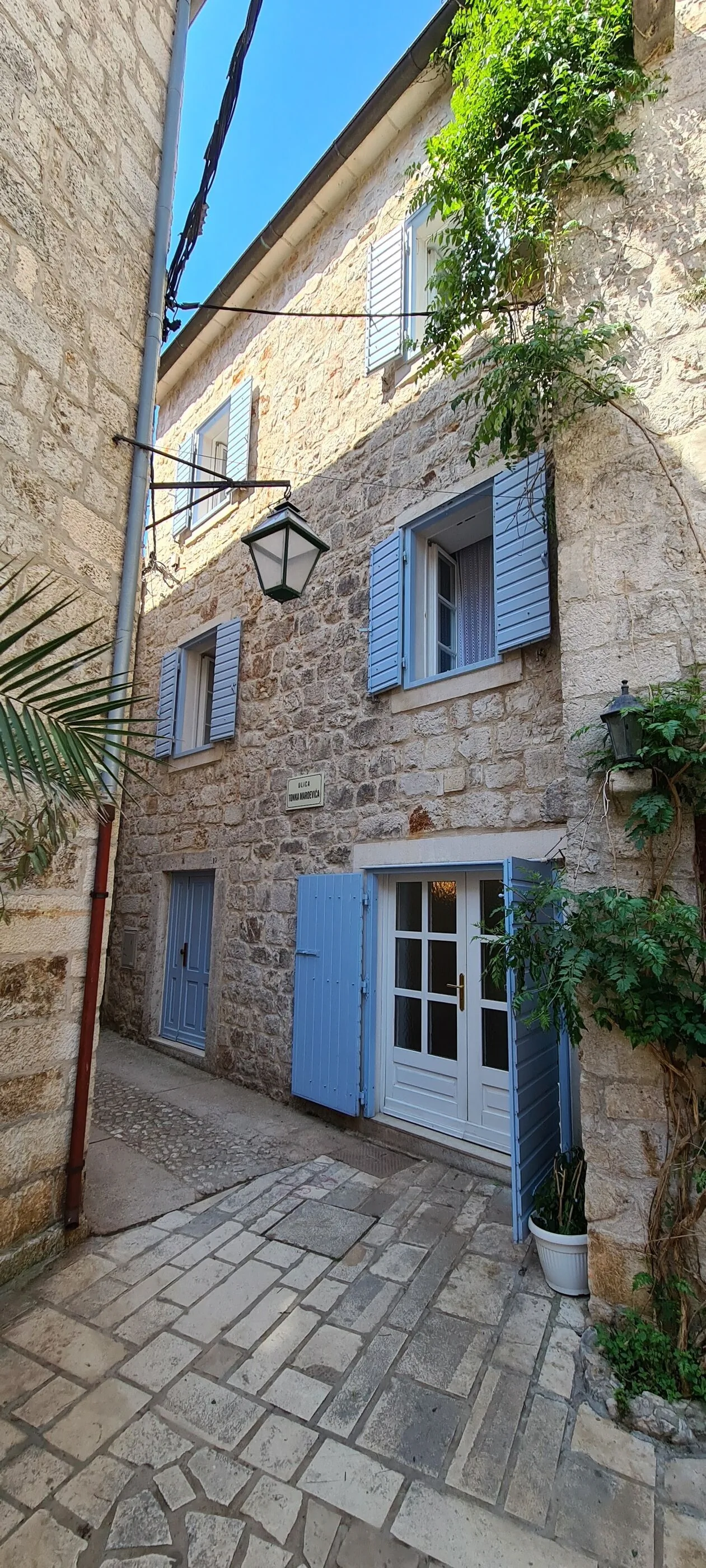 House Stone house Skor Stari Grad