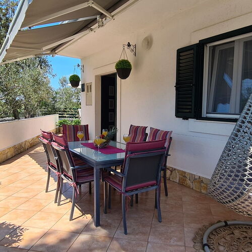 House Relaxing oasis Stari Grad  4