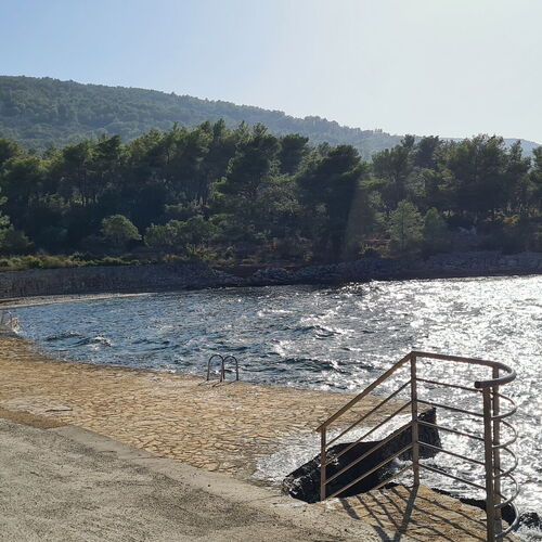 Apartment Close to the beach Stari Grad  3