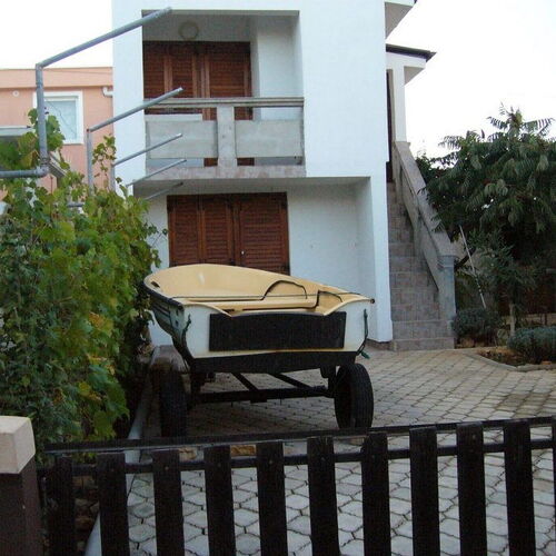 Apartmanok Parkolóhellyel Vir - 19547  2