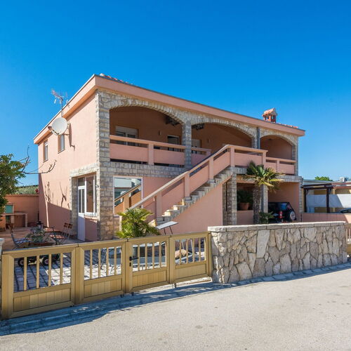 Apartmanok Parkolóhellyel Vir - 19592  2