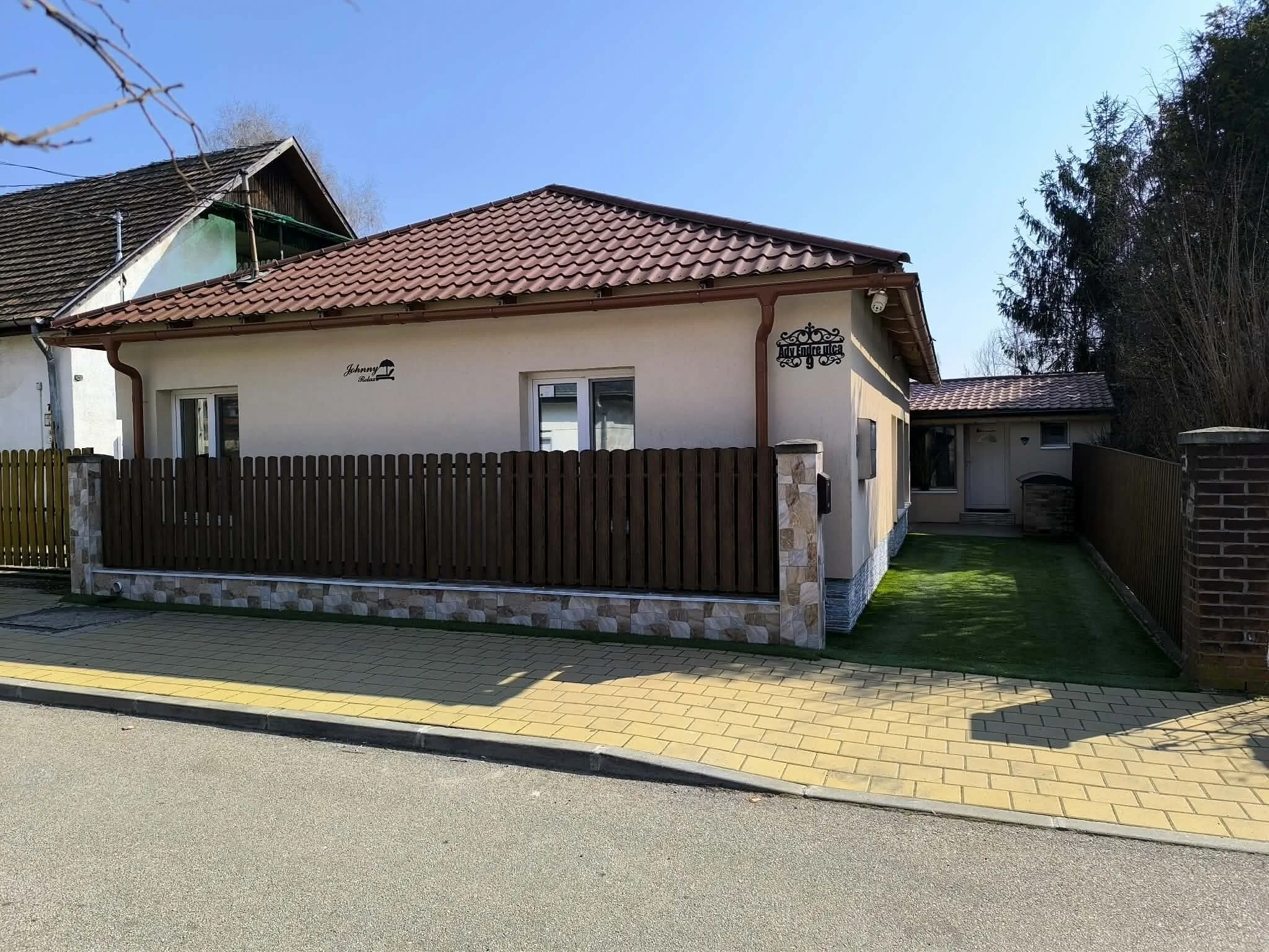 Johnny Relax Vendégház Balatonszárszó