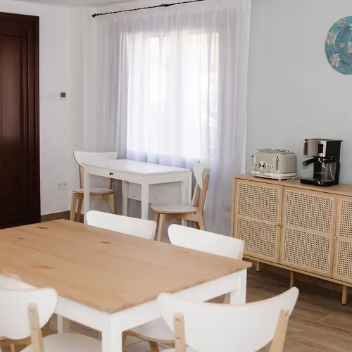 K&ouml;z&ouml;ss&eacute;gi helyis&eacute;g