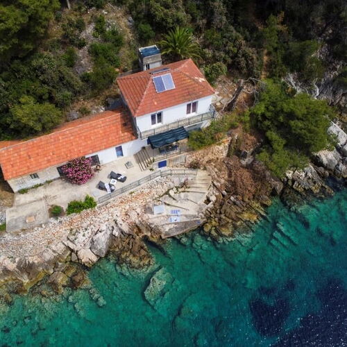 Robinson House Sanja Gdinj  2