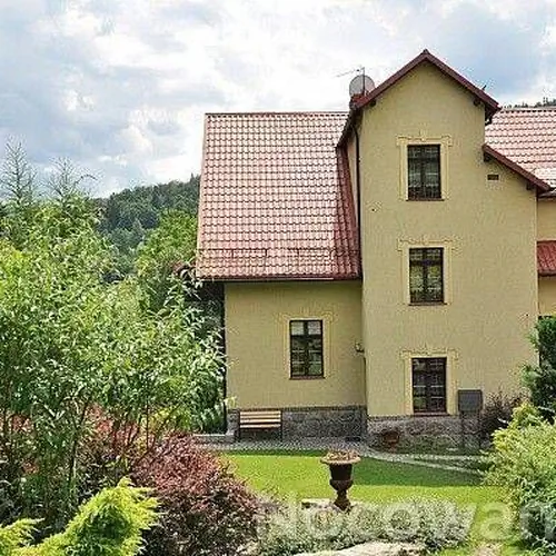 Villa Akant - widok z tyłu budynku